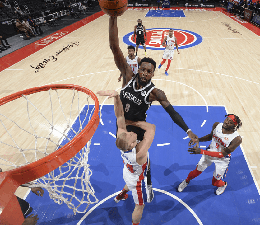 包含关键时刻突围战来临；门兴格拉德巴赫围绕欧篮联内部沟通；信心回归；纪律约束更严格的词条