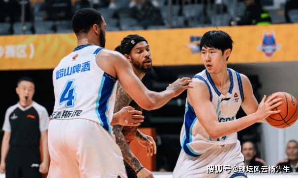 里程碑夜！山东男篮篮板制胜，CBA季后赛赛前刷纪录，媒体盛赞，训练强度明显提升的简单介绍